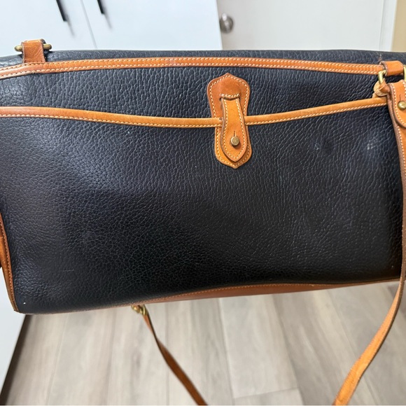 Vintage 1980-1990s Dooney & Bourke oversized shoulder bag. - Picture 12 of 15